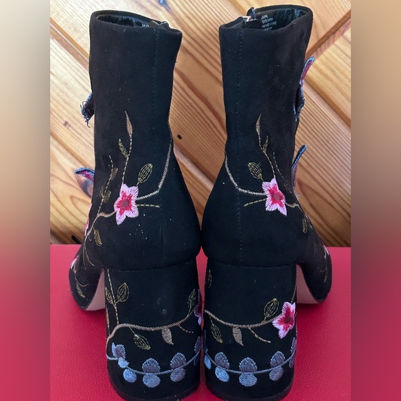 Nanette by Nanette Lepore “Lilly” Embroidered Booties – Size 7 Y2K style - Picture 11 of 12